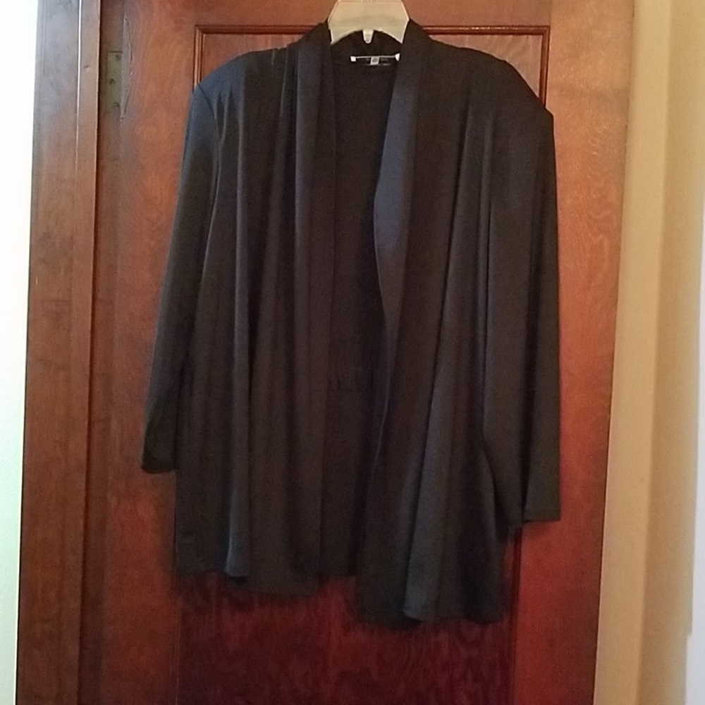NWOT 🔅 Black Blazer w/ Shoulder Pads